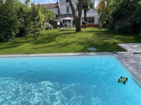 Grande Maison Familiale à Nantes avec Piscine